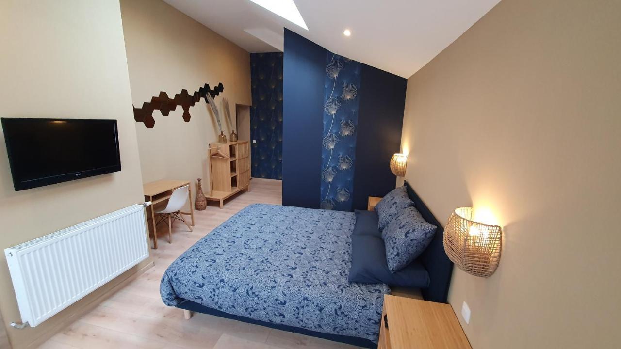 디넝 Bed'N'Bulles - Wellness Privatif B&B 외부 사진