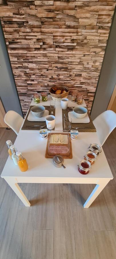 디넝 Bed'N'Bulles - Wellness Privatif B&B 외부 사진